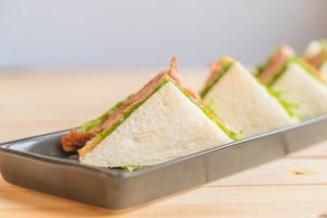 Read more about the article Cara Memilih Commercial Sandwich Machine Yang Tepat Untuk Anda